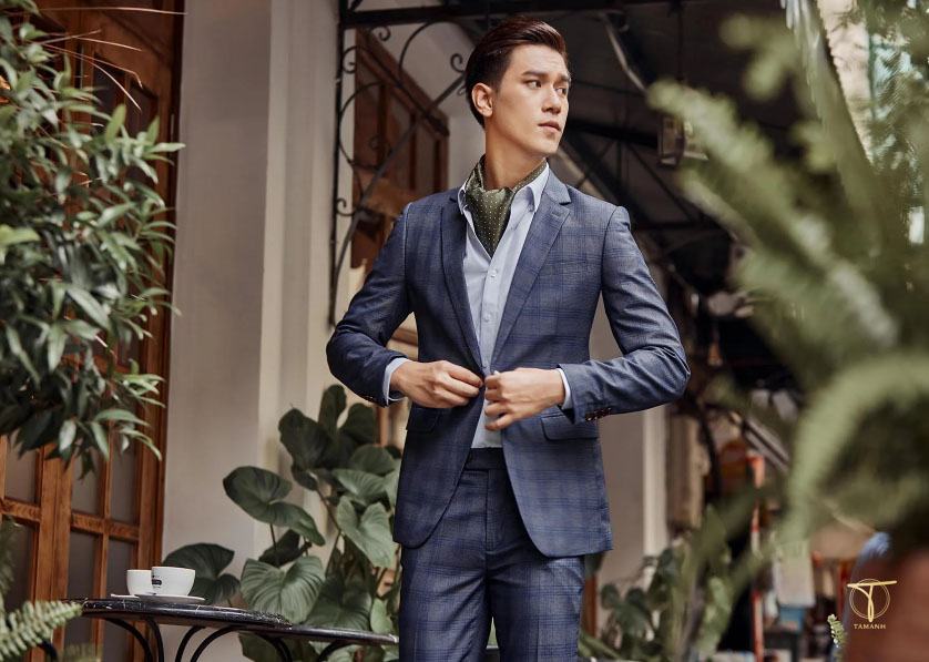 Áo vest cài hết khuy