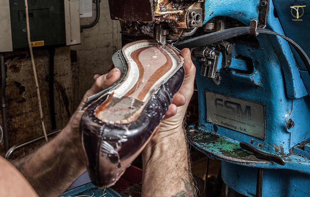 Kỹ thuật khâu giày Goodyear Welt Kỹ thuật khâu giày Goodyear Welt